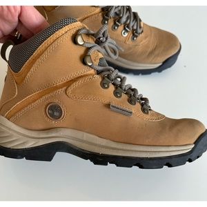 Youth ( big boy) Timberland waterproof hikers. Size 7